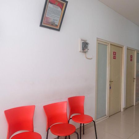 فندق Reddoorz Syariah Near Simpang Lima Semarang Jomblang المظهر الخارجي الصورة