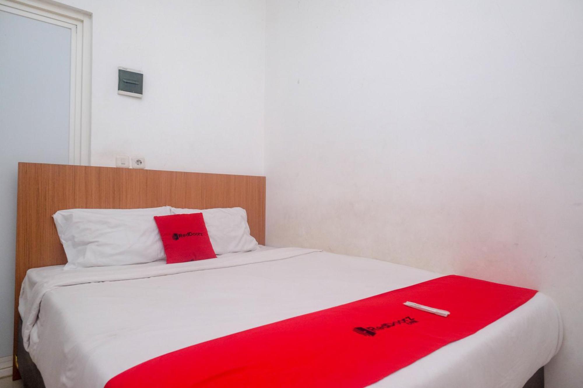 فندق Reddoorz Syariah Near Simpang Lima Semarang Jomblang المظهر الخارجي الصورة