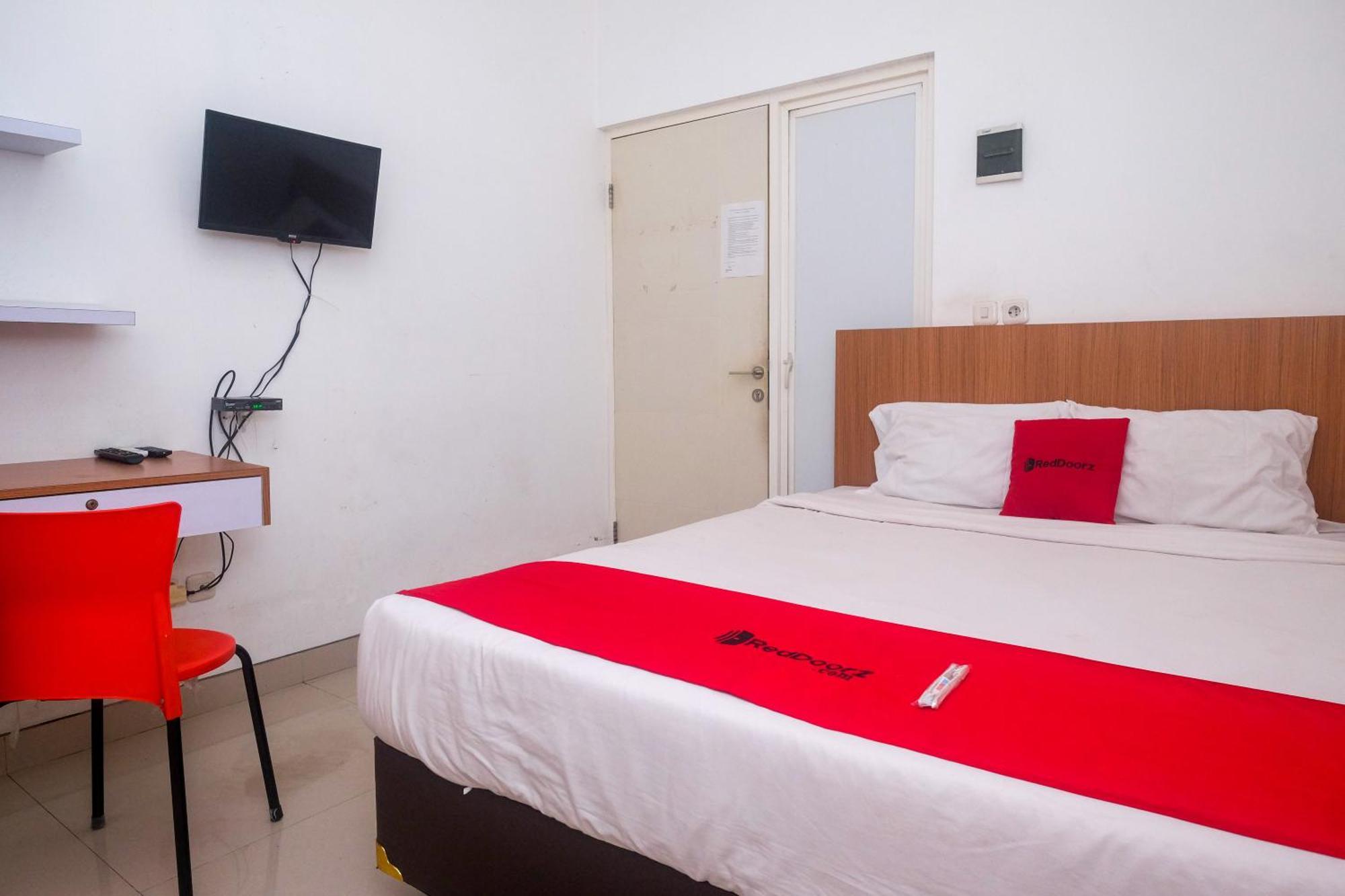 فندق Reddoorz Syariah Near Simpang Lima Semarang Jomblang المظهر الخارجي الصورة